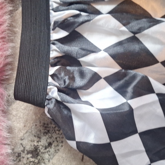Pink fuzzy 💗 vest with check mini skirt - Picture 4 of 4